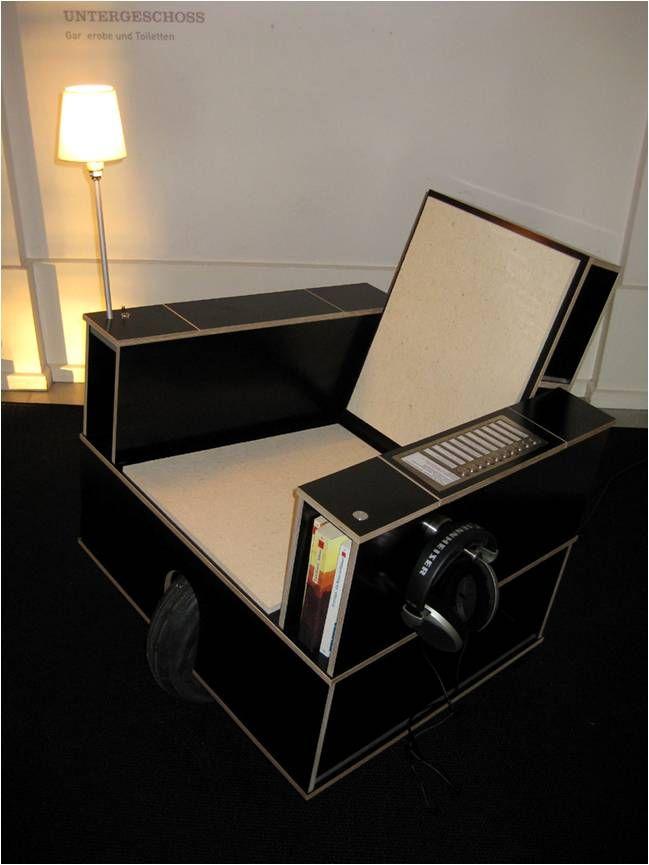 Listening chair with display Listening chair with display