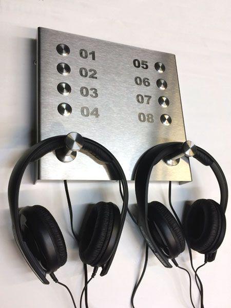 Wall-mounted listening station 1 with 2 headphones