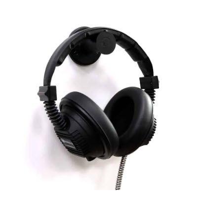 Hanging fork for headphones