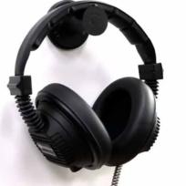 Headphones with armored cable